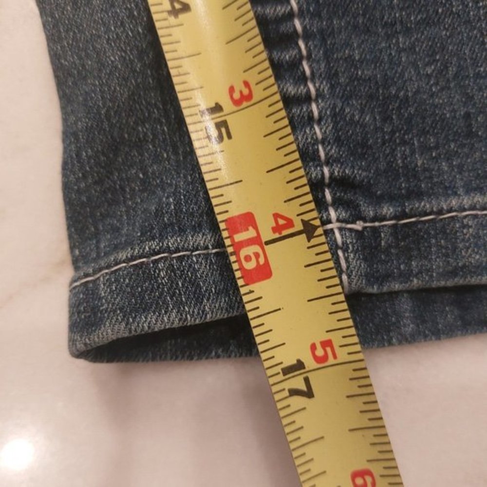 Ariya Capri Jeans Women's 3/4 Juniors Blue Denim Distressed Low Rise 28X24 - Picture 7 of 8